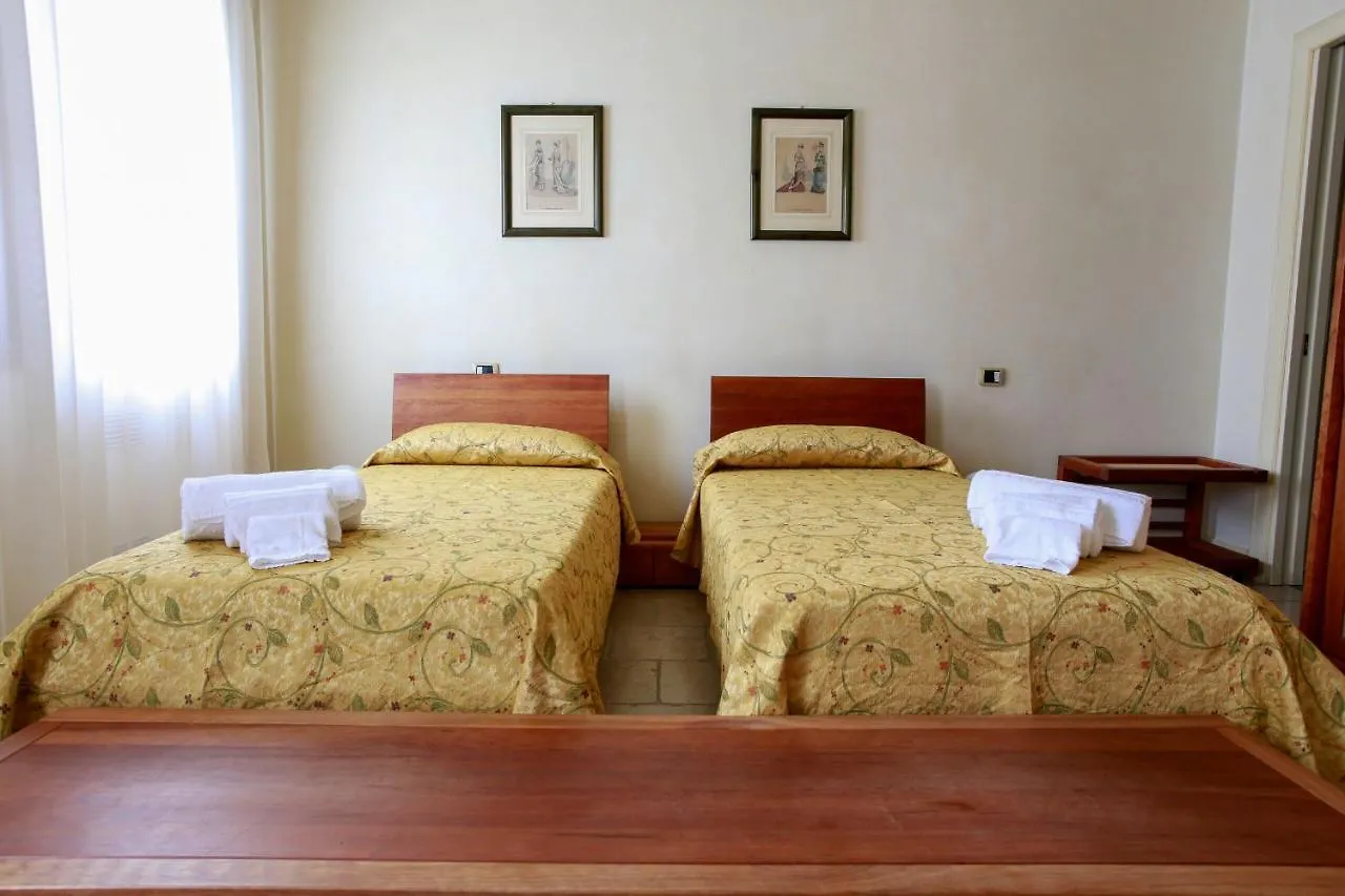 ホテル Relais Villa Selvatico ロンカーデ